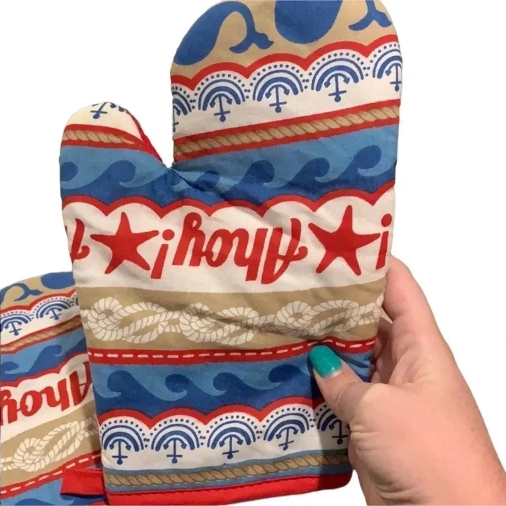 Nantucket Home Summer Themed Oven Mitts (2)